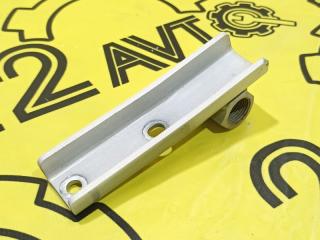 Кронштейн Toyota ist 2002 контрактная Кронштейн Toyota ist 2002