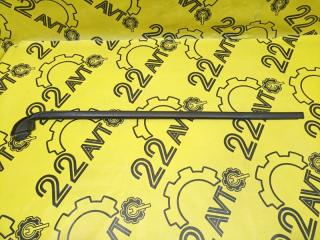 Молдинг лобового стекла передний правый Toyota Noah 2004