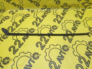 Молдинг лобового стекла передний левый Toyota Noah 2004