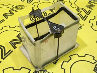 Крепление аккумулятора Nissan Murano 2006