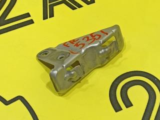 Крепление бампера переднее правое Toyota AVENSIS 2005 контрактная Крепление бампера переднее правое Toyota AVENSIS 2005