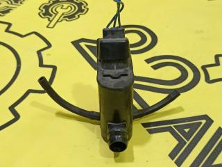 Фото запчасти насос омывателя Toyota Corolla Allex 2004 контрактная запчасть Запчасть насос омывателя Toyota Corolla Allex 2004