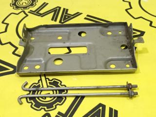 Крепление аккумулятора Toyota Opa 2000