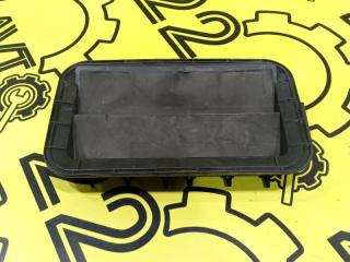 Клапан вентиляции задний правый Toyota Wish 2004