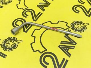 Запчасть ключ балонный Toyota Camry 2009