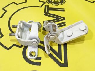 Петли двери задние левые Toyota Opa 2002