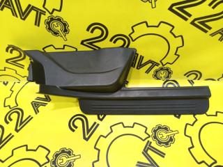 Накладка на порог внутренняя задняя правая Subaru Legacy 2000