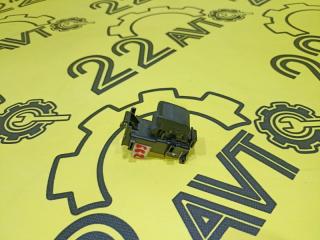 Запчасть кнопка стеклоподъемника передняя левая Toyota AQUA 2012