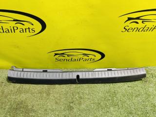 Запчасть пластик замка багажника LEXUS CT200h 2012