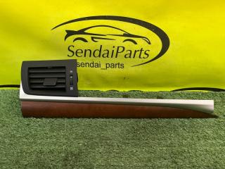 Запчасть дуйки левые LEXUS CT200h 2012