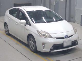 Суппорт передний правый TOYOTA PRIUS ZVW30 2ZR-FXE