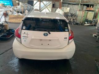 Запчасть дверь багажника TOYOTA AQUA 2015