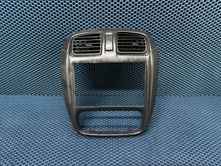 Запчасть консоль магнитофона Mazda Demio 2000