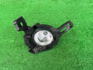 Запчасть туманка передняя правая Toyota Wish 2011